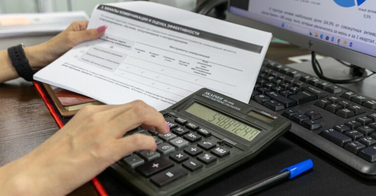 article - image de couverture de Devis digital, signature électronique : ROI mesurable pour artisans